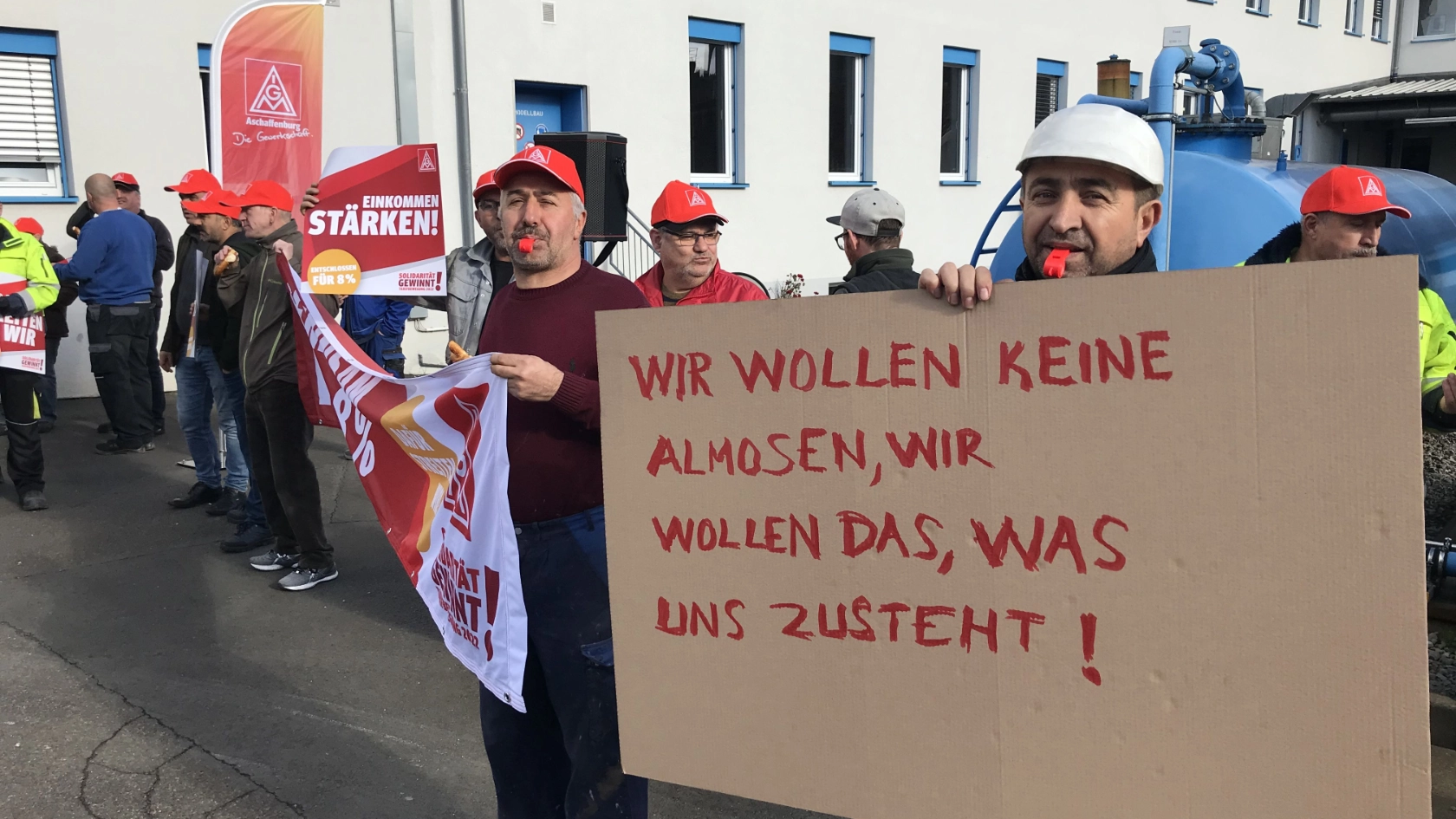 Warnstreik bei Düker in Laufach am 10.11 im Rahmen der Tarifrunde M+E 2022