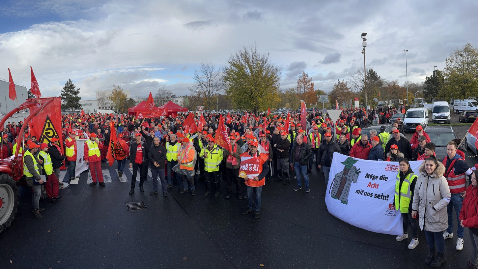Warnstreik in Nilkheim mit den Linde-Betrieben, KIM, proplan, ZF Safety und Waldaschaff automotive am 17.11. im Rahmen der Tarifrunde M+E 2022