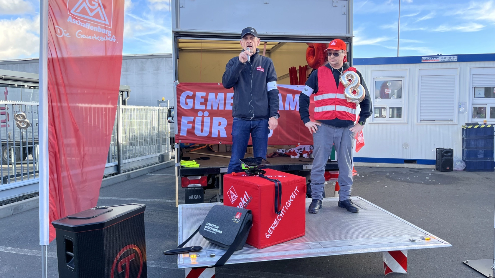 Warnstreik bei Waldaschaff automotive und WA production in Esselbach im Rahmen der Tarifrunde M+E 2022