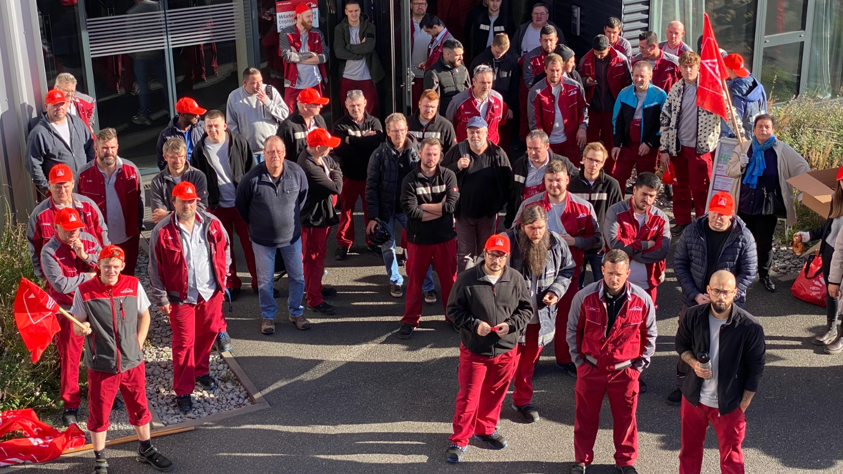 Warnstreik bei Linde Hydraulics in Nilkheim am 8.11. im Rahmen der Tarifrunde M+E 2022