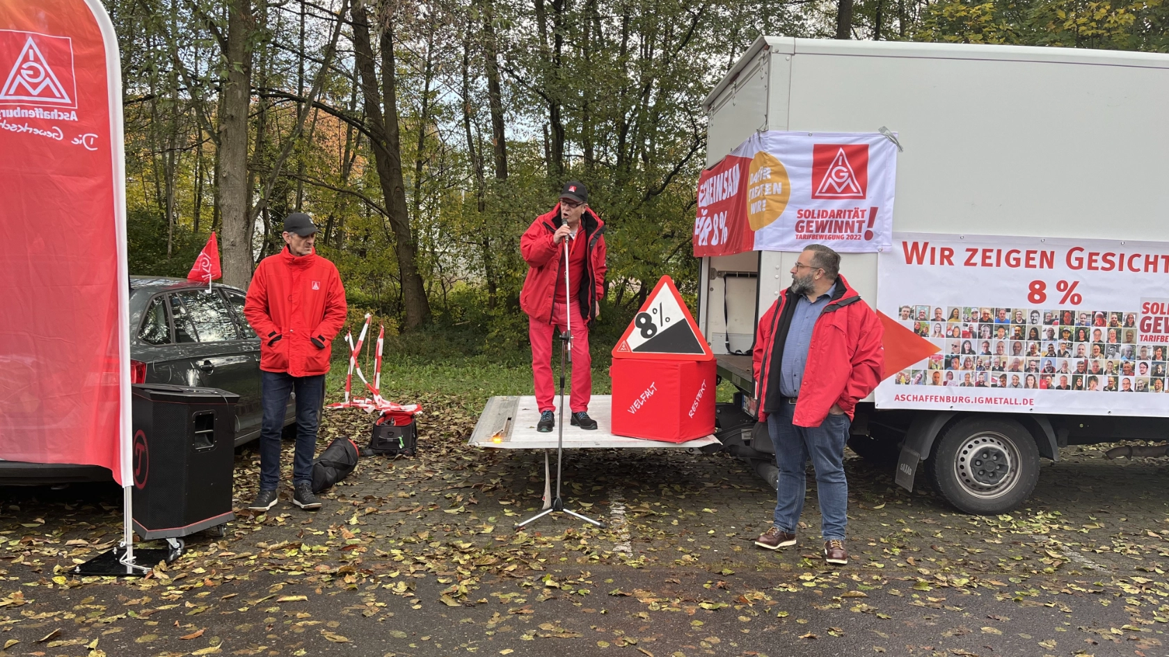 Warnstreik bei SAF-HOLLAND in Bessenbach / Keilberg am 16.11. im Rahmen der Tarifrunde M+E 2022