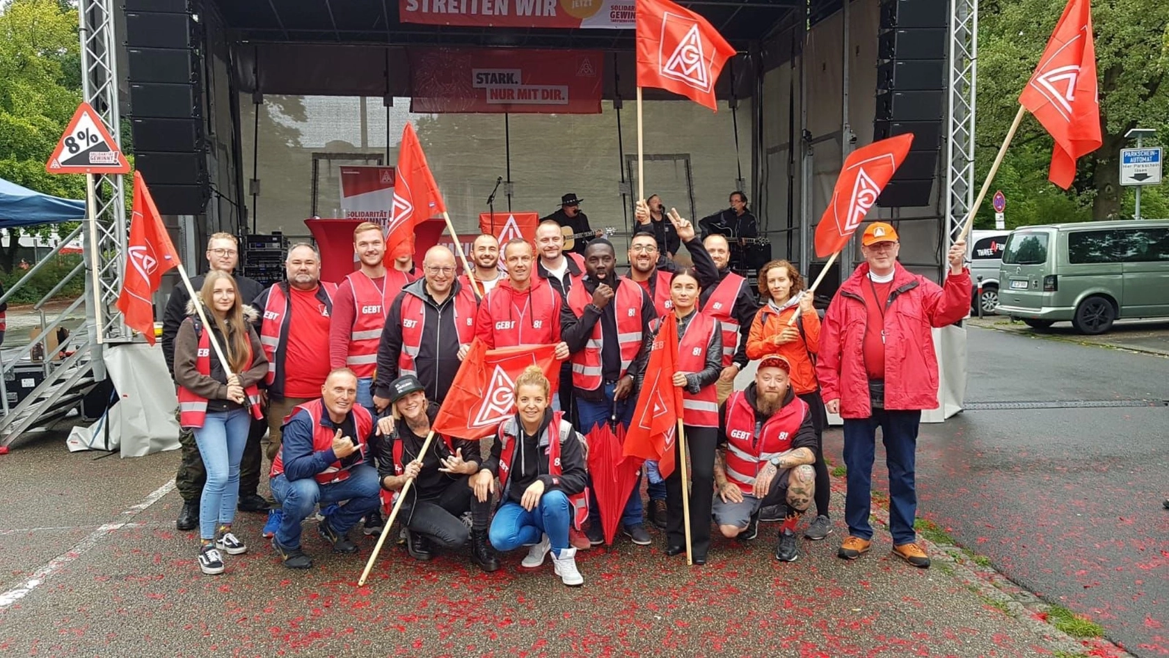 Teilnehmende bei der Auftaktveranstaltung zur Tarifrunde M+E 2022 in Nürnberg