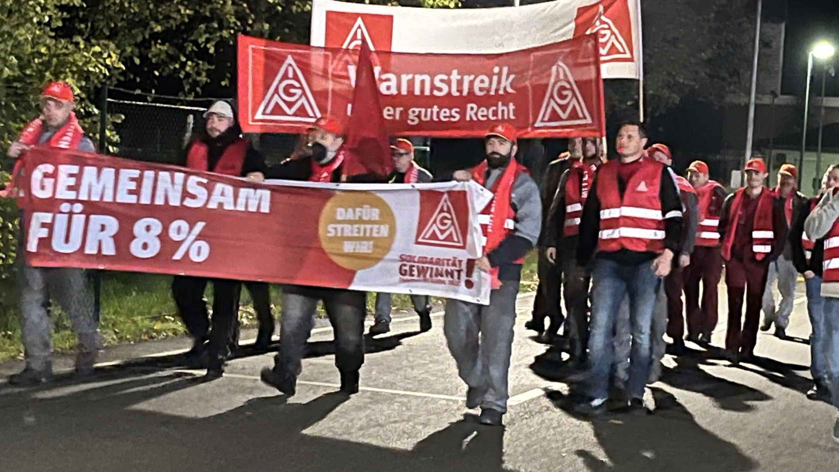 0-Uhr Warnstreik bei Linde Werk IV in Weilbach