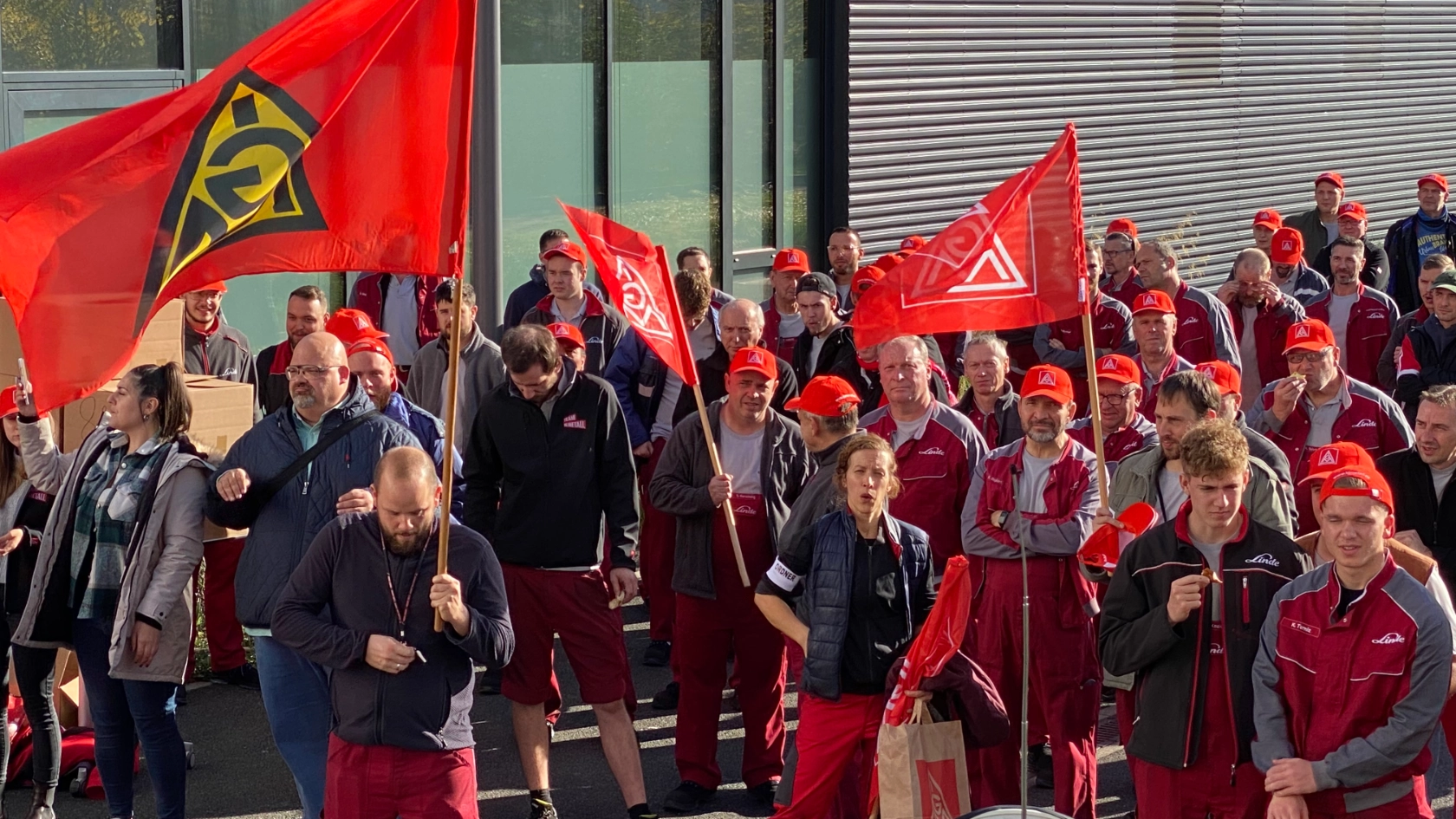 Warnstreik bei Linde Hydraulics in Nilkheim am 8.11. im Rahmen der Tarifrunde M+E 2022