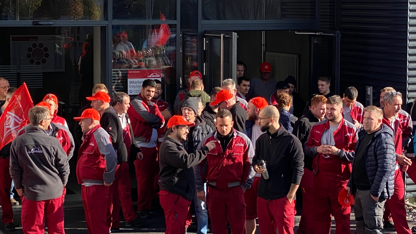 Warnstreik bei Linde Hydraulics in Nilkheim am 8.11. im Rahmen der Tarifrunde M+E 2022