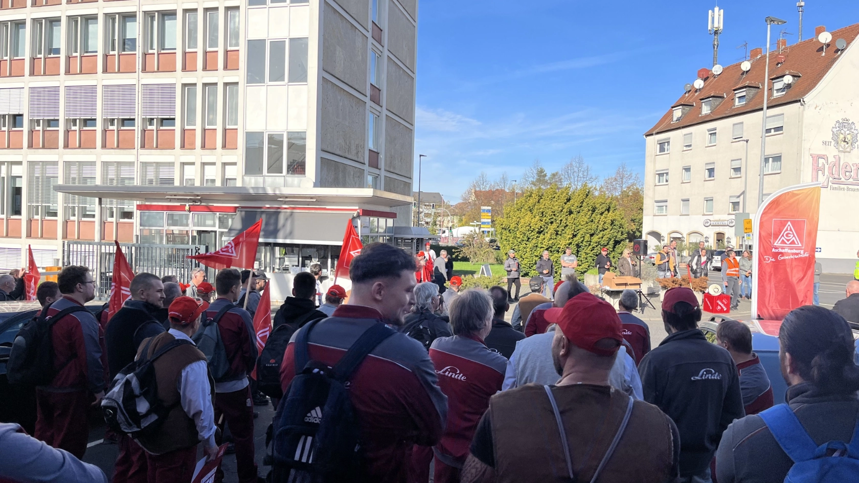 Warnstreik bei ABGusstech, Linde Hydraulics Lager und CO-Fertig und ZF Automotive am 8.11. in der Tarifrunde M+E