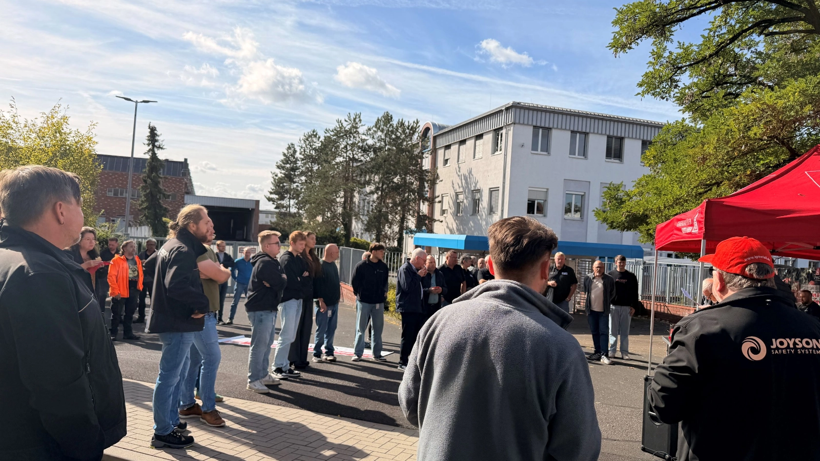 Beschäftigte in Aschaffenburg und Alzenau setzen Zeichen für ihre industrielle Zukunft