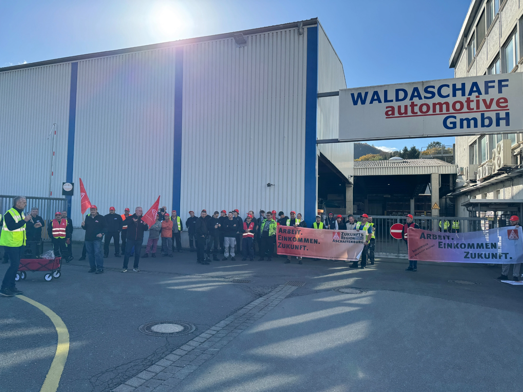Warnstreik bei Waldaschaff Automotive und WA production