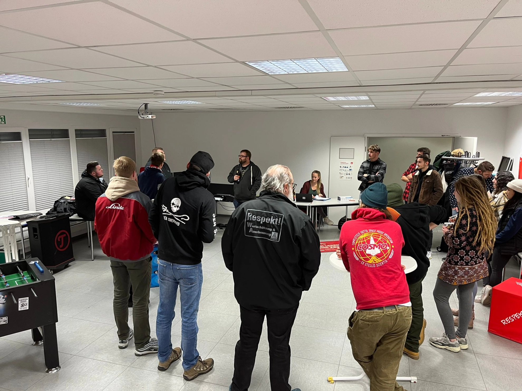 Kennenlernen & Austausch auf dem JAV Glühweinempfang 2022 der IG Metall Aschaffenburg