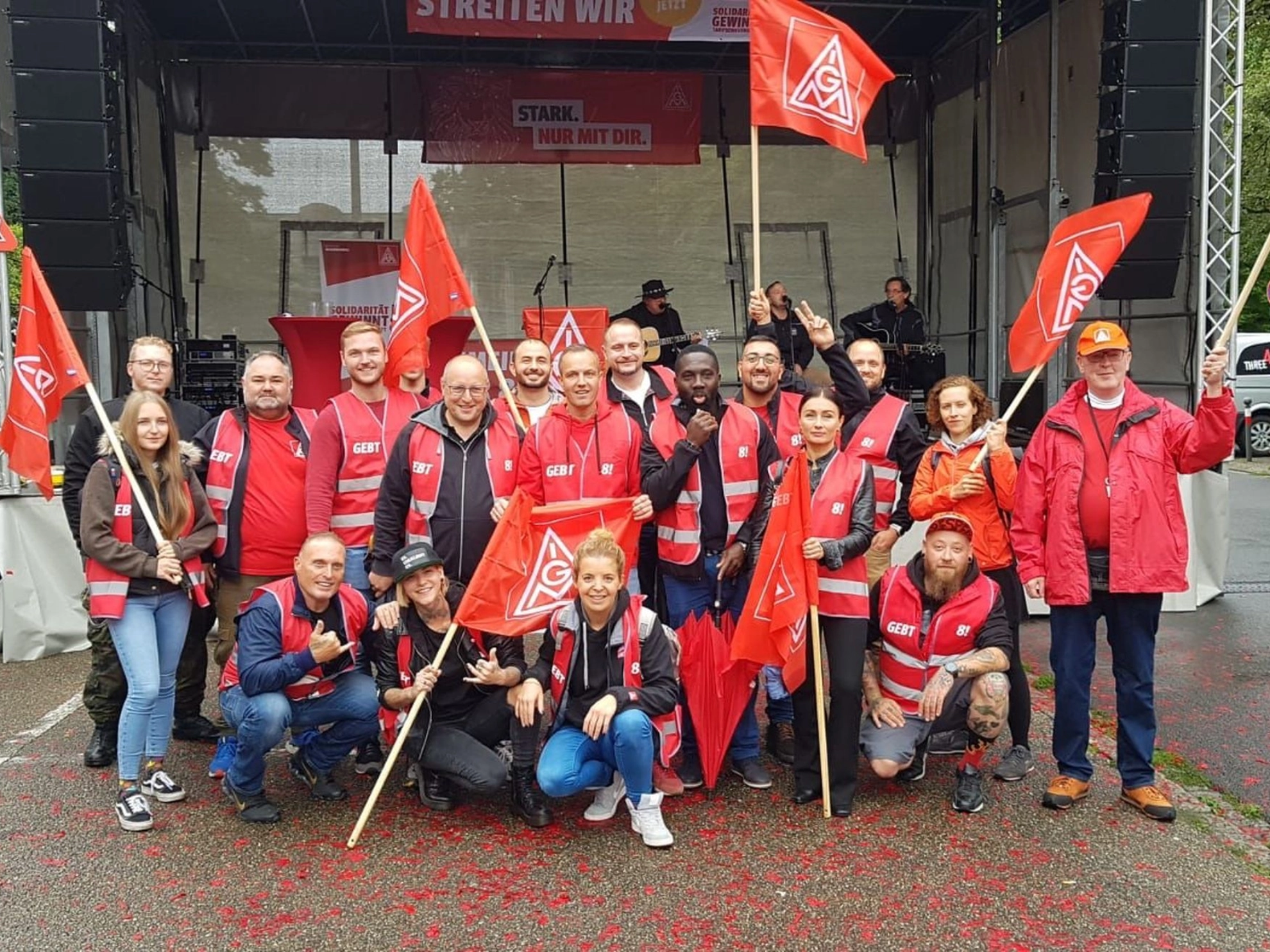 Teilnehmende bei der Auftaktveranstaltung zur Tarifrunde M+E 2022 in Nürnberg