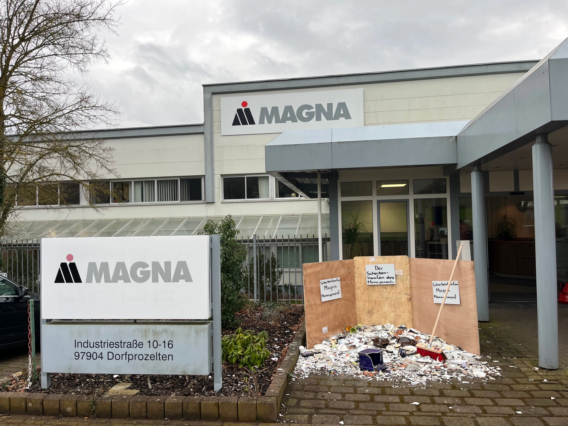 Scherbenhaufen des Managements bei Magna Mirrors in Dorfprozelten