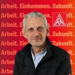 Das Bild zeigt Percy Scheidler, 1. Bevollmächtigter der IG Metall Aschaffenburg