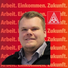 Das Bild zeigt Simon Kruppa, Gewerkschaftssekretär bei der IG Metall Aschaffenburg