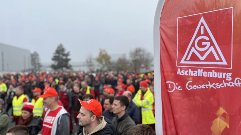Warnstreik bei Linde Material Handling, KIM und proplan in Nilkheim am 11.11. mi Rahmen der Tarifrunde M+E 2022