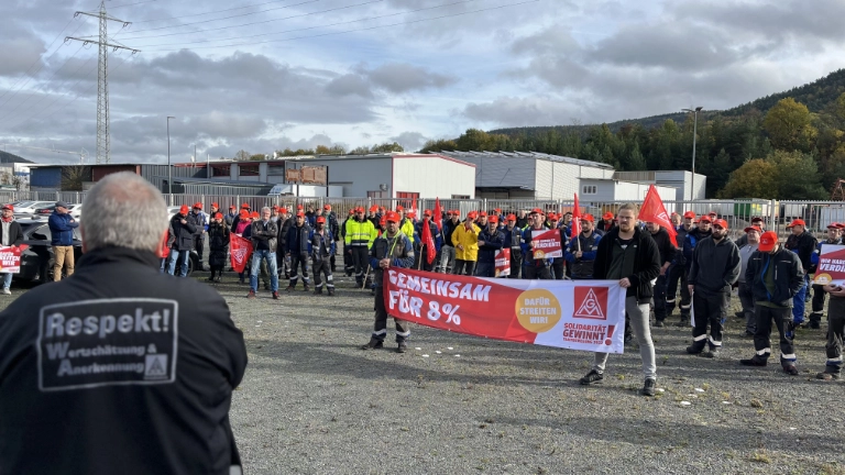 Warnstreik bei Ziemann Holvrieka in Bürgstadt am 09.11. im Rahmen der Tarifrunde M+E 2022