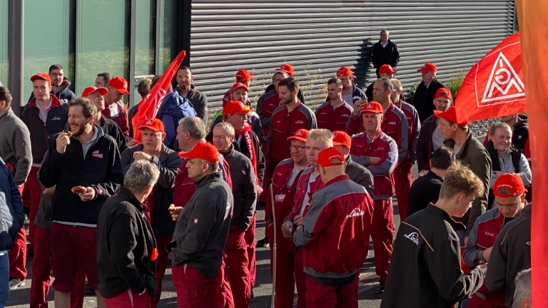 Warnstreik bei Linde Hydraulics in Nilkheim am 8.11. im Rahmen der Tarifrunde M+E 2022