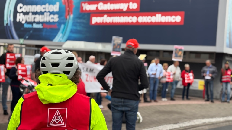 Fahrradkorso mit der „Flamme der Solidarität“ durch den Spessart. Von Lohr über Laufach nach Aschaffenburg