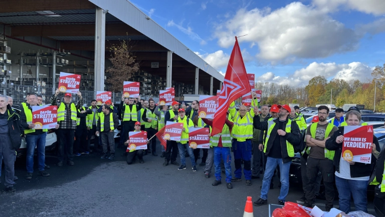 Warnstreik bei Waldaschaff automotive und WA production in Esselbach im Rahmen der Tarifrunde M+E 2022