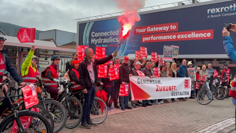 Fahrradkorso mit der „Flamme der Solidarität“ durch den Spessart. Von Lohr über Laufach nach Aschaffenburg