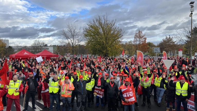 Warnstreik in Nilkheim mit den Linde-Betrieben, KIM, proplan, ZF Safety und Waldaschaff automotive am 17.11. im Rahmen der Tarifrunde M+E 2022