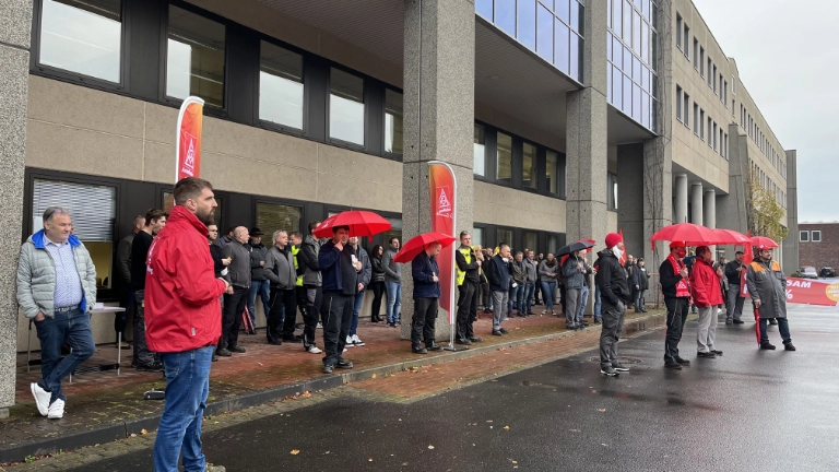 Warnstreik bei KUKA Industries in Obernburg am 09.11. im Rahmen der Tarifrunde M+E 2022