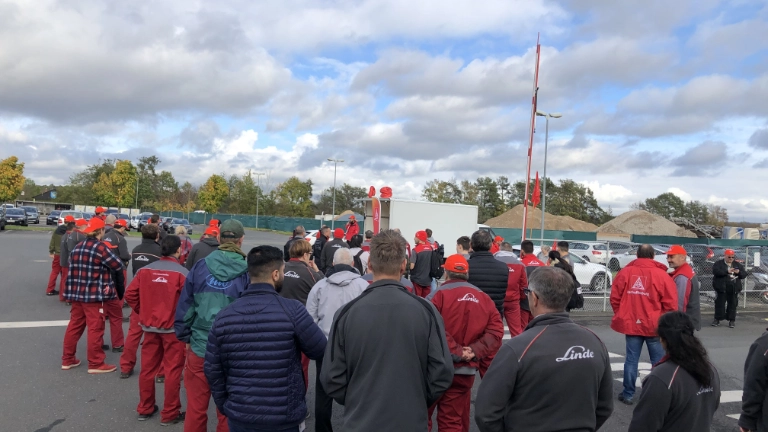 Warnstreik bei Linde MH Werk III in Kahl am 04.11. im Rahmen der Tarifrunde M+E 2022