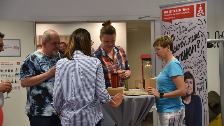 Kerstin Reichert und Iris Kippes von der BAB im Gespräch