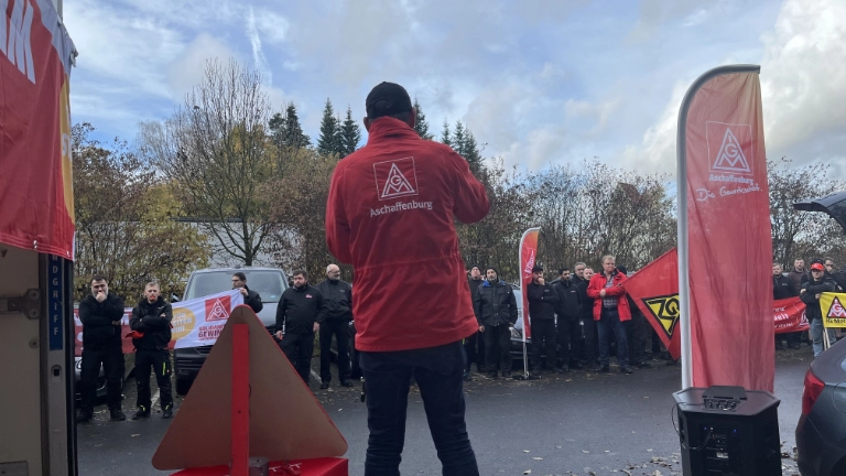 Warnstreik bei SAF-HOLLAND in Bessenbach / Keilberg am 16.11. im Rahmen der Tarifrunde M+E 2022