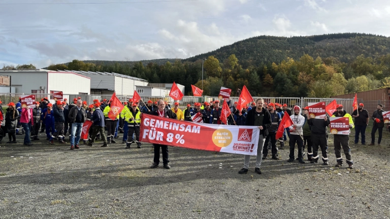 Warnstreik bei Ziemann Holvrieka in Bürgstadt am 09.11. im Rahmen der Tarifrunde M+E 2022