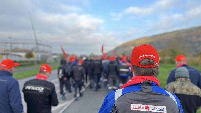 Warnstreik bei WIKA, Ziemann Holvrieka und KUKA Industries am 14.11. im Rahmen der Tarifrunde M+E 2022