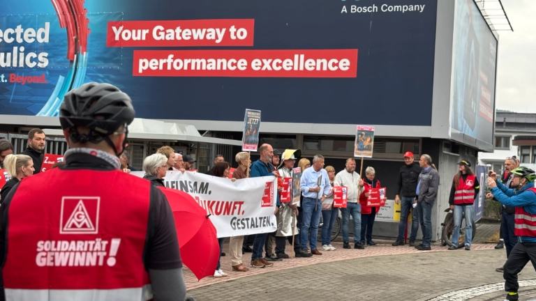 Fahrradkorso mit der „Flamme der Solidarität“ durch den Spessart. Von Lohr über Laufach nach Aschaffenburg