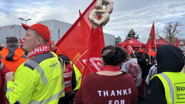 Warnstreik in Nilkheim mit den Linde-Betrieben, KIM, proplan, ZF Safety und Waldaschaff automotive am 17.11. im Rahmen der Tarifrunde M+E 2022