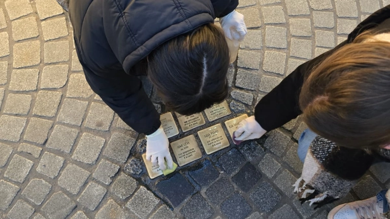Aktive reinigen Stolpersteine