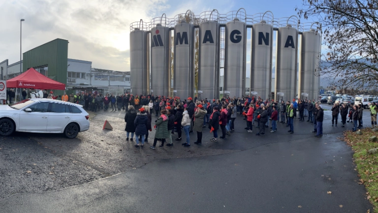 Warnstreik bei Magna Mirrors in Dorfprozelten am 16.11. im Rahmen der Tarifrunde M+E 2022