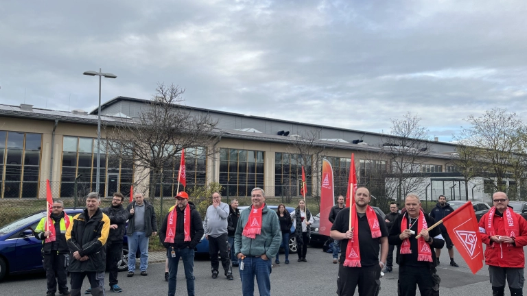 Warnstreik bei Continental Safety Engineering, Bühler Alzenau und sensyMIC am 15.11. im Rahmen der Tarifrunde M+E 2022