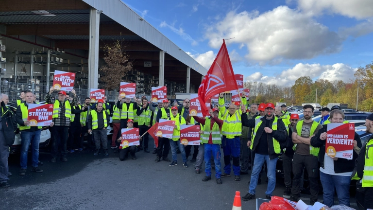 Warnstreik bei Waldaschaff automotive und WA production in Esselbach im Rahmen der Tarifrunde M+E 2022