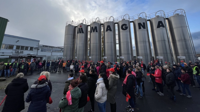 Warnstreik bei Magna Mirrors in Dorfprozelten am 16.11. im Rahmen der Tarifrunde M+E 2022