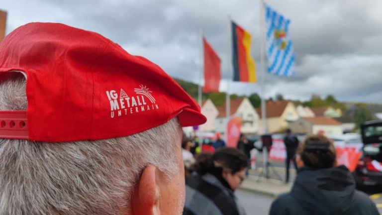 Warnstreik bei Waldaschaff automotive in Waldaschaff am 09.11. im Rahmen der Tarifrunde M+E 2022