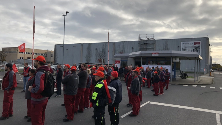 Warnstreik bei Linde MH Werk III in Kahl am 04.11. im Rahmen der Tarifrunde M+E 2022