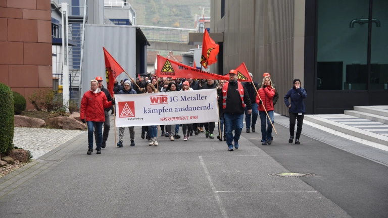 Warnstreik bei WIKA, Ziemann Holvrieka und KUKA Industries am 14.11. im Rahmen der Tarifrunde M+E 2022