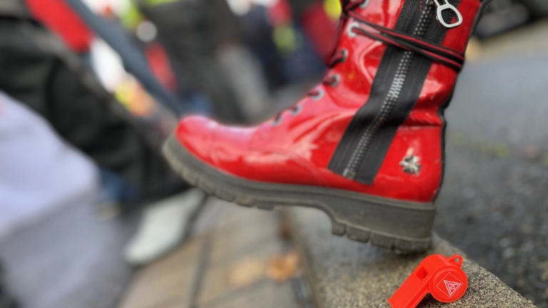 Warnstreik in Nilkheim mit den Linde-Betrieben, KIM, proplan, ZF Safety und Waldaschaff automotive am 17.11. im Rahmen der Tarifrunde M+E 2022