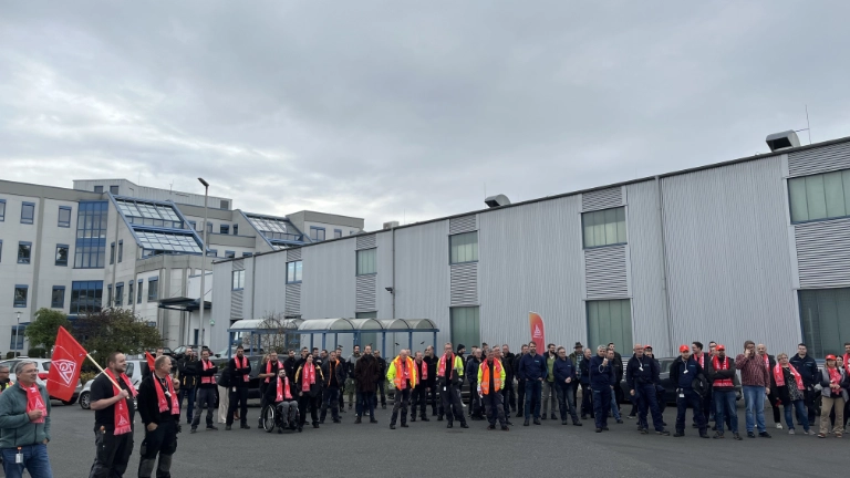 Warnstreik bei Continental Safety Engineering, Bühler Alzenau und sensyMIC am 15.11. im Rahmen der Tarifrunde M+E 2022