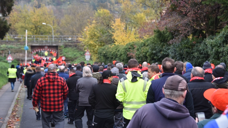 Warnstreik bei WIKA, Ziemann Holvrieka und KUKA Industries am 14.11. im Rahmen der Tarifrunde M+E 2022