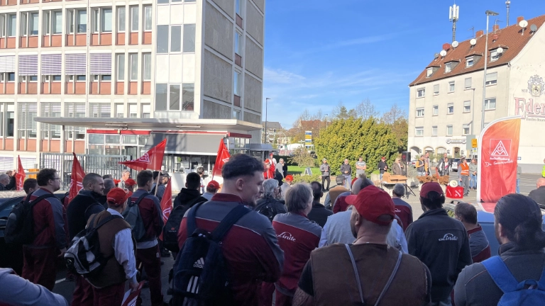 Warnstreik bei ABGusstech, Linde Hydraulics Lager und CO-Fertig und ZF Automotive am 8.11. in der Tarifrunde M+E