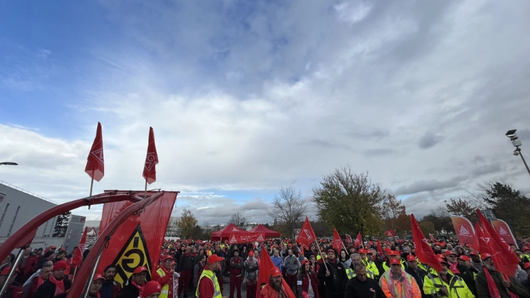 Warnstreik in Nilkheim mit den Linde-Betrieben, KIM, proplan, ZF Safety und Waldaschaff automotive am 17.11. im Rahmen der Tarifrunde M+E 2022