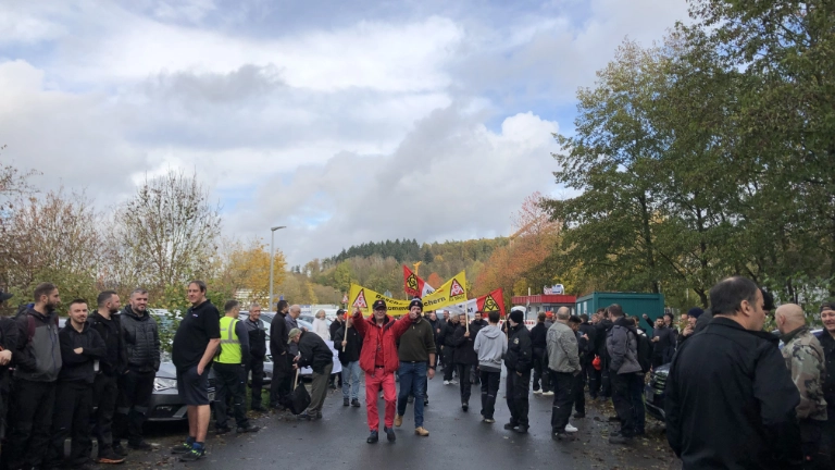 Warnstreik bei SAF-HOLLAND in Bessenbach / Keilberg am 16.11. im Rahmen der Tarifrunde M+E 2022