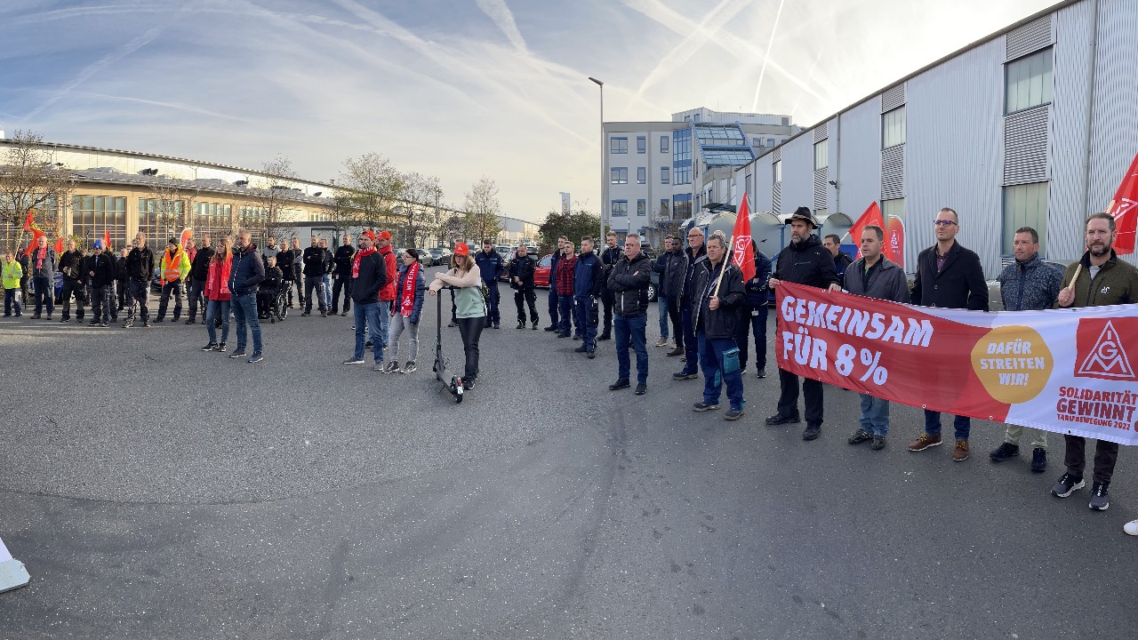 Warnstreik am 03.11. in Alzenau (Bühler, sensyMIC, Continental)