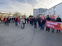 Drei Betriebe in Alzenau im Warnstreik
