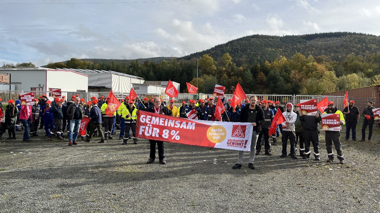 Warnstreik bei Ziemann Holvrieka in Bürgstadt am 09.11. im Rahmen der Tarifrunde M+E 2022