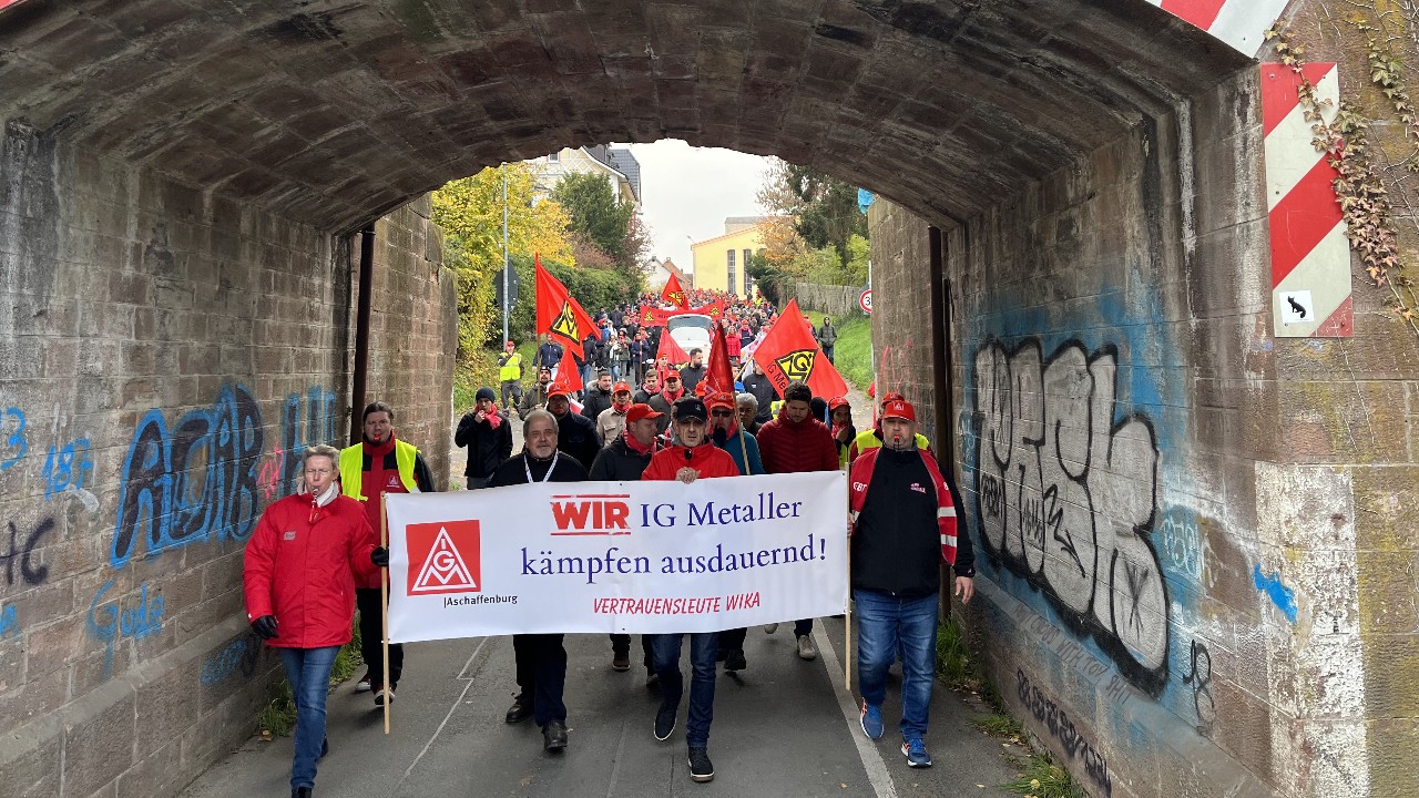 Warnstreik bei WIKA, Ziemann Holvrieka und KUKA Industries am 14.11. im Rahmen der Tarifrunde M+E 2022